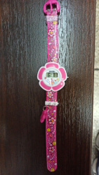 Электронные часы DG1144 розовые