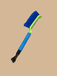 Щетка со скребком Oktan, зеленая, 425, арт. А3-01-03 - фото